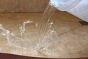 沁水漏水维修 免砸砖防水材料该如何施工